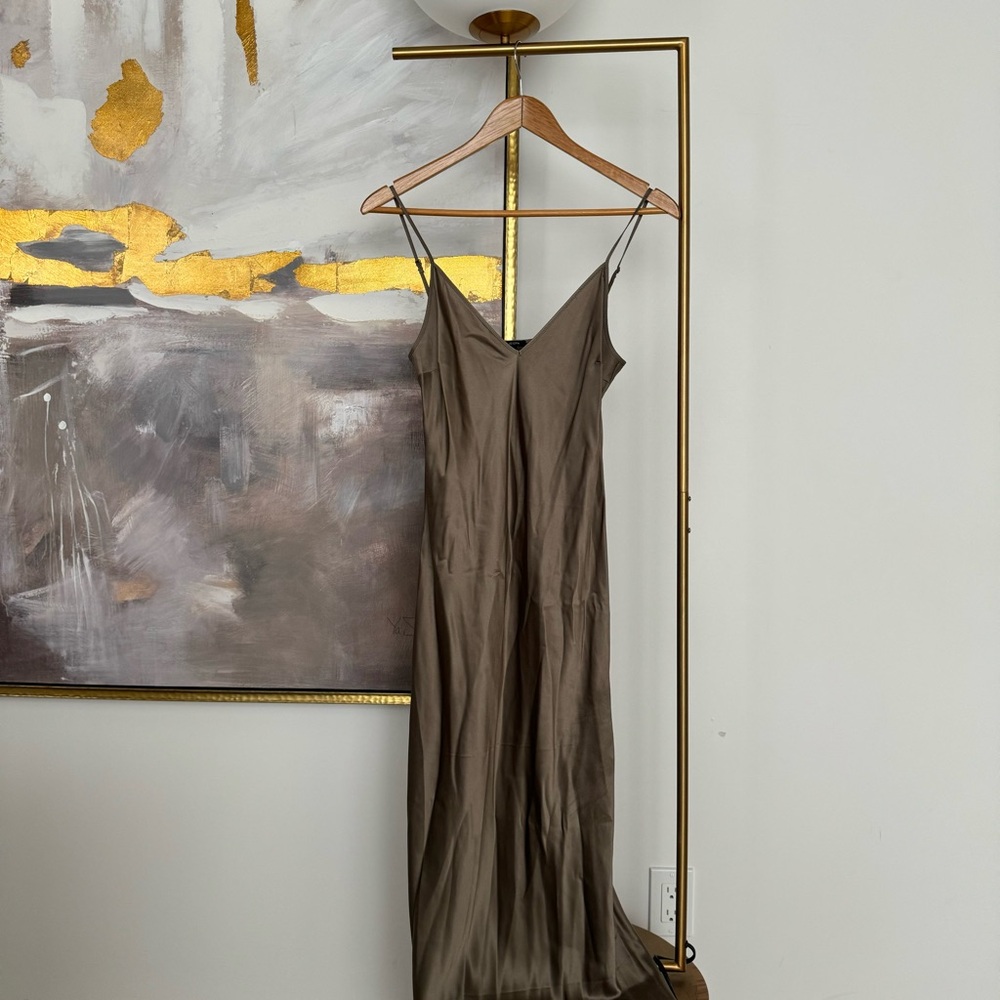 ⏱️24 HR SALE⏱️ Joseph Silk Midi Dress